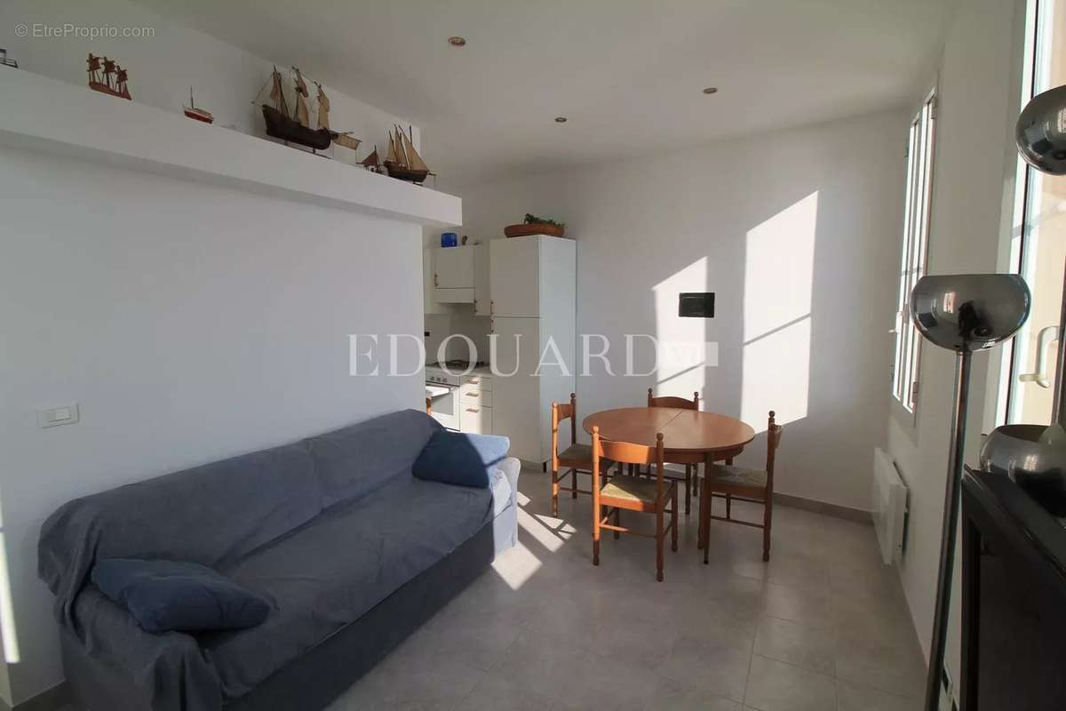 Appartement à ROQUEBRUNE-CAP-MARTIN