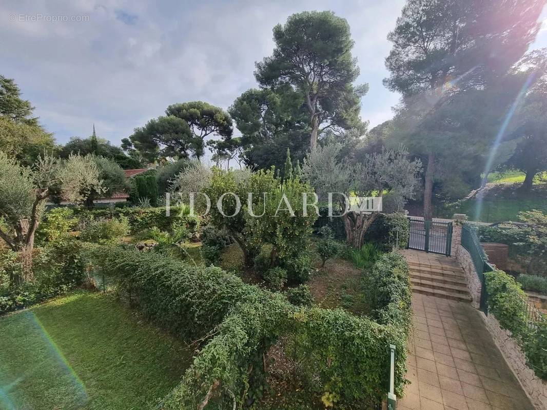 Appartement à ROQUEBRUNE-CAP-MARTIN