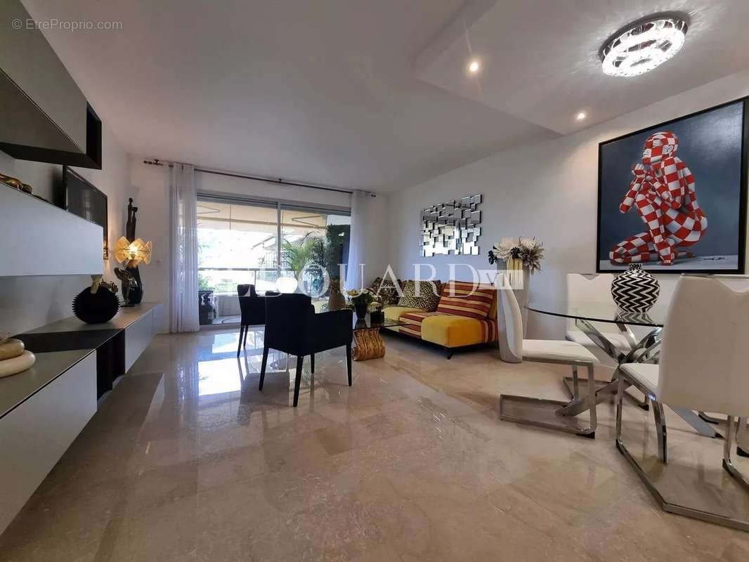 Appartement à ROQUEBRUNE-CAP-MARTIN