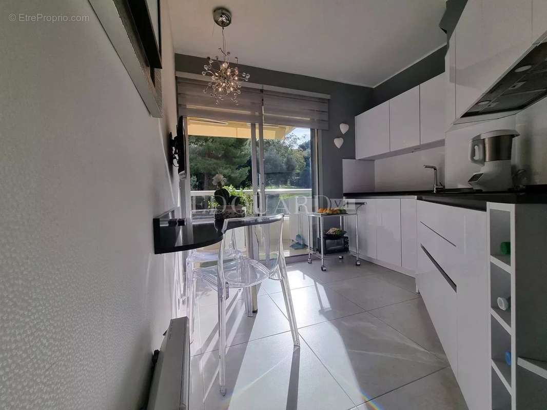 Appartement à ROQUEBRUNE-CAP-MARTIN