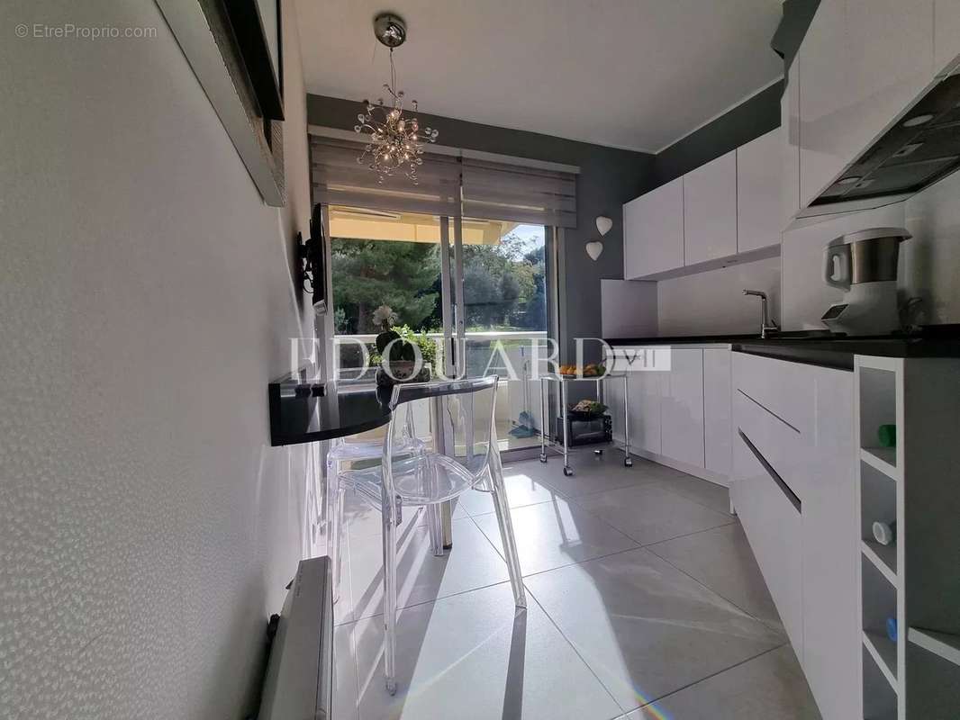 Appartement à ROQUEBRUNE-CAP-MARTIN