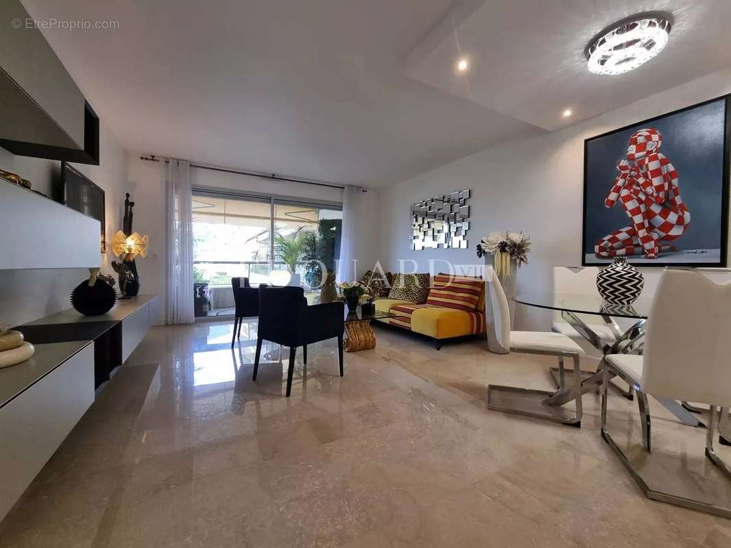 Appartement à ROQUEBRUNE-CAP-MARTIN