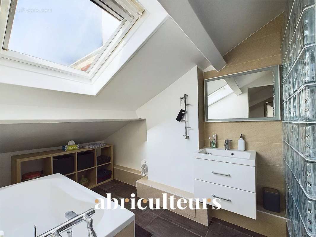 Appartement à ASNIERES-SUR-SEINE