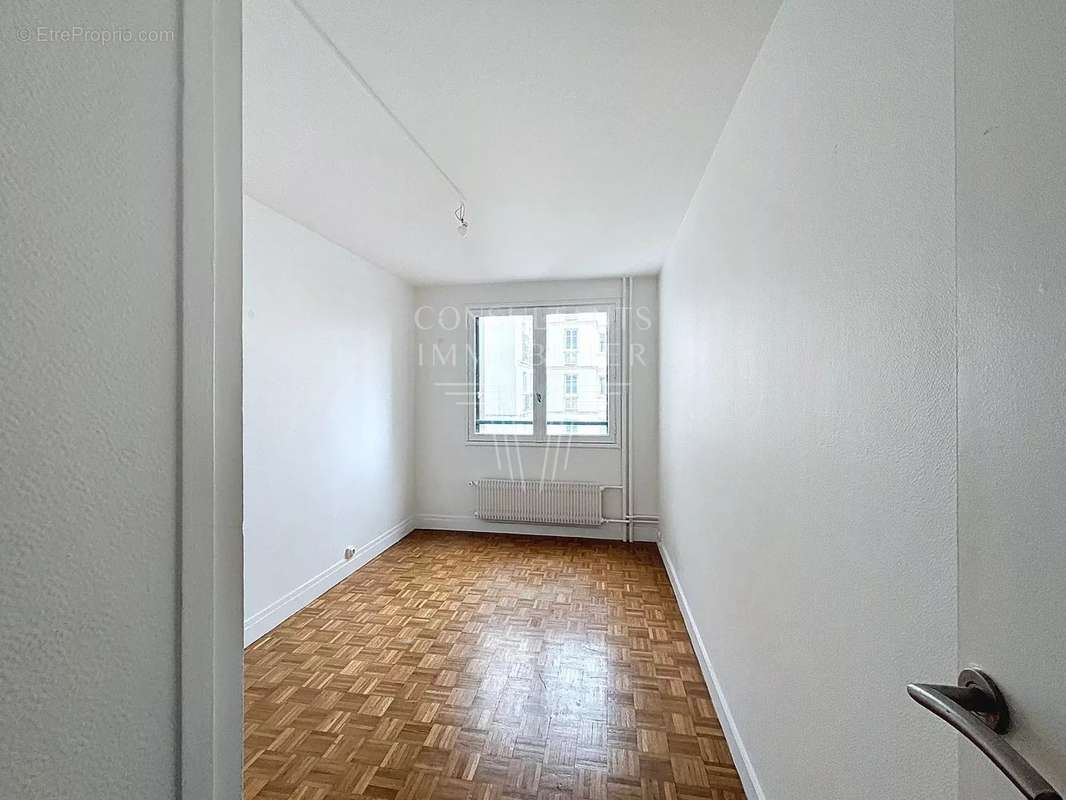 Appartement à LEVALLOIS-PERRET