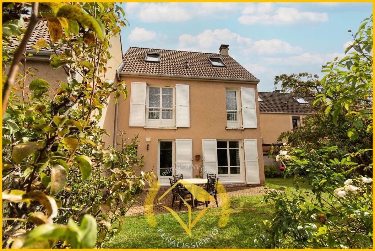 Maison à JOUY-LE-MOUTIER