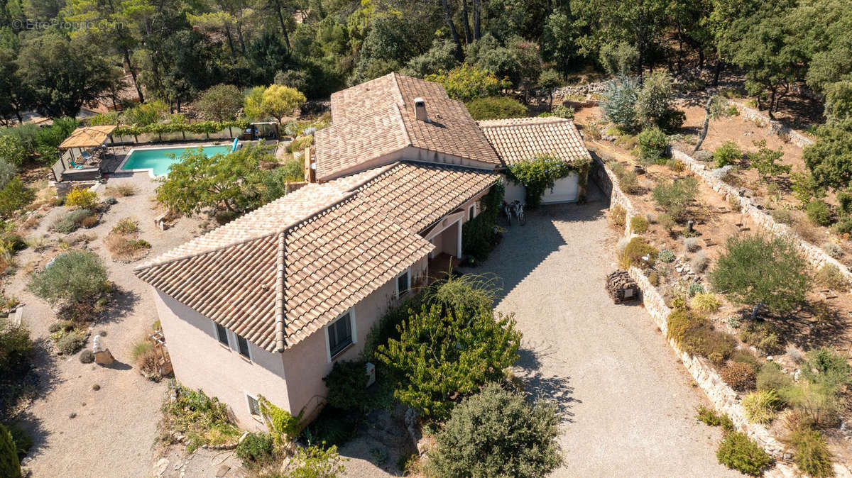 Maison à LE CANNET-DES-MAURES