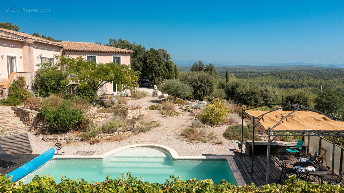 Maison à LE CANNET-DES-MAURES