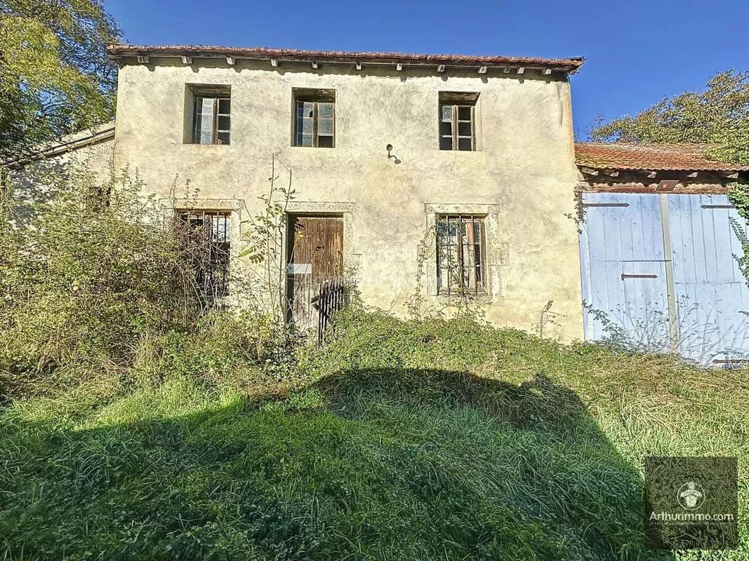 Maison à SAINT-PIERRE-LAVAL