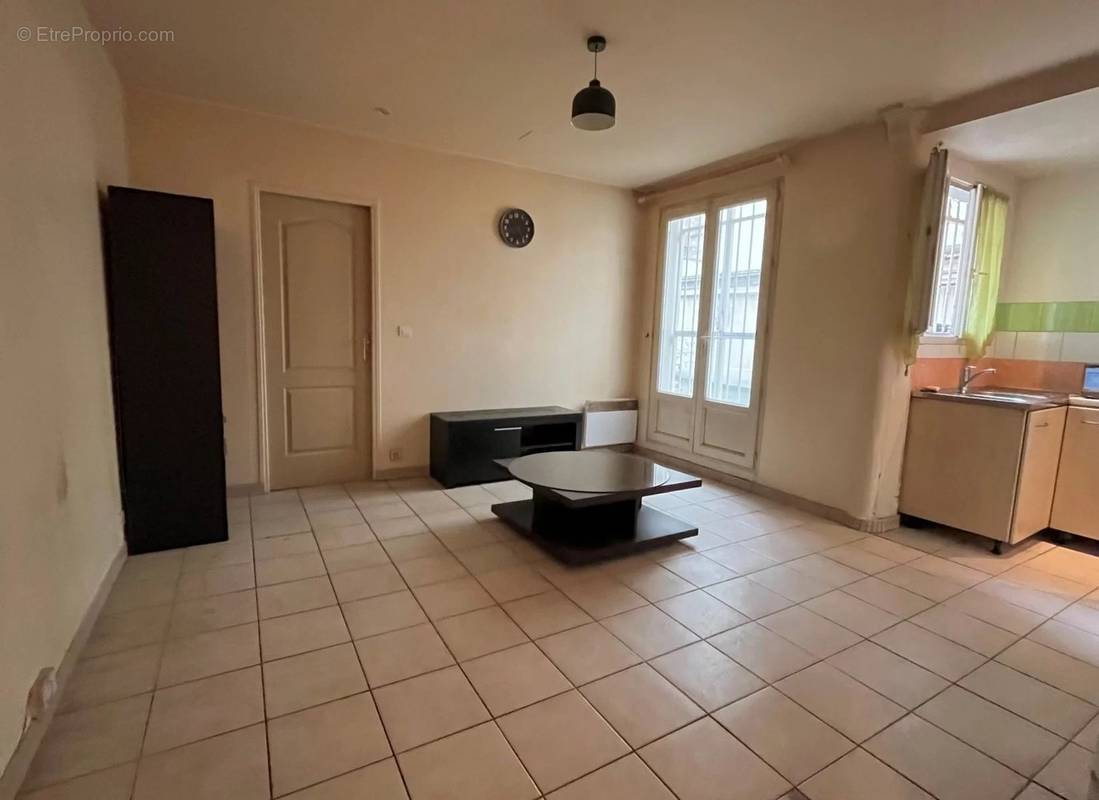 Appartement à PARIS-18E