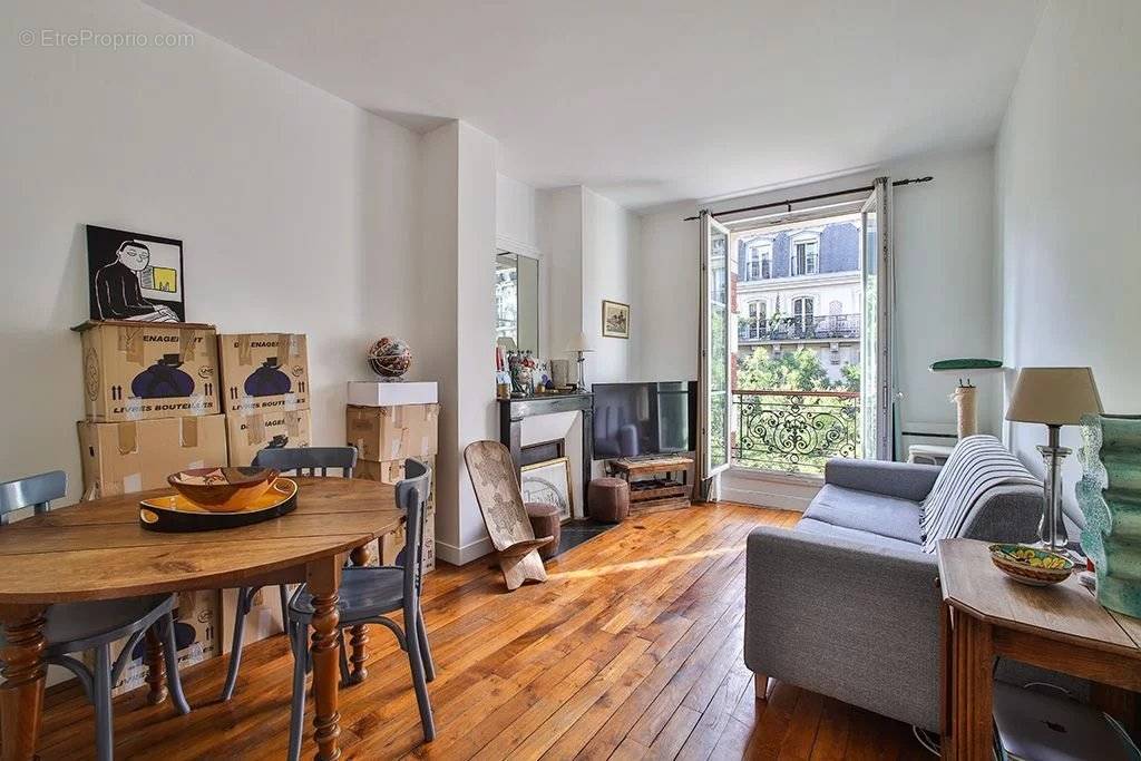 Appartement à PARIS-18E