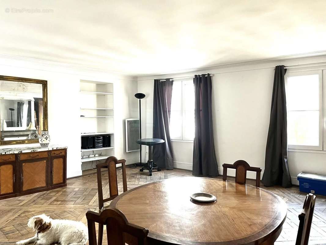 Appartement à PARIS-3E