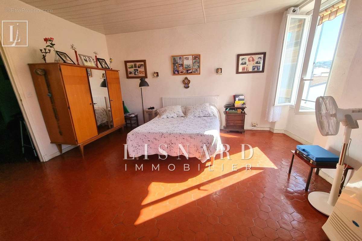 Appartement à VALLAURIS