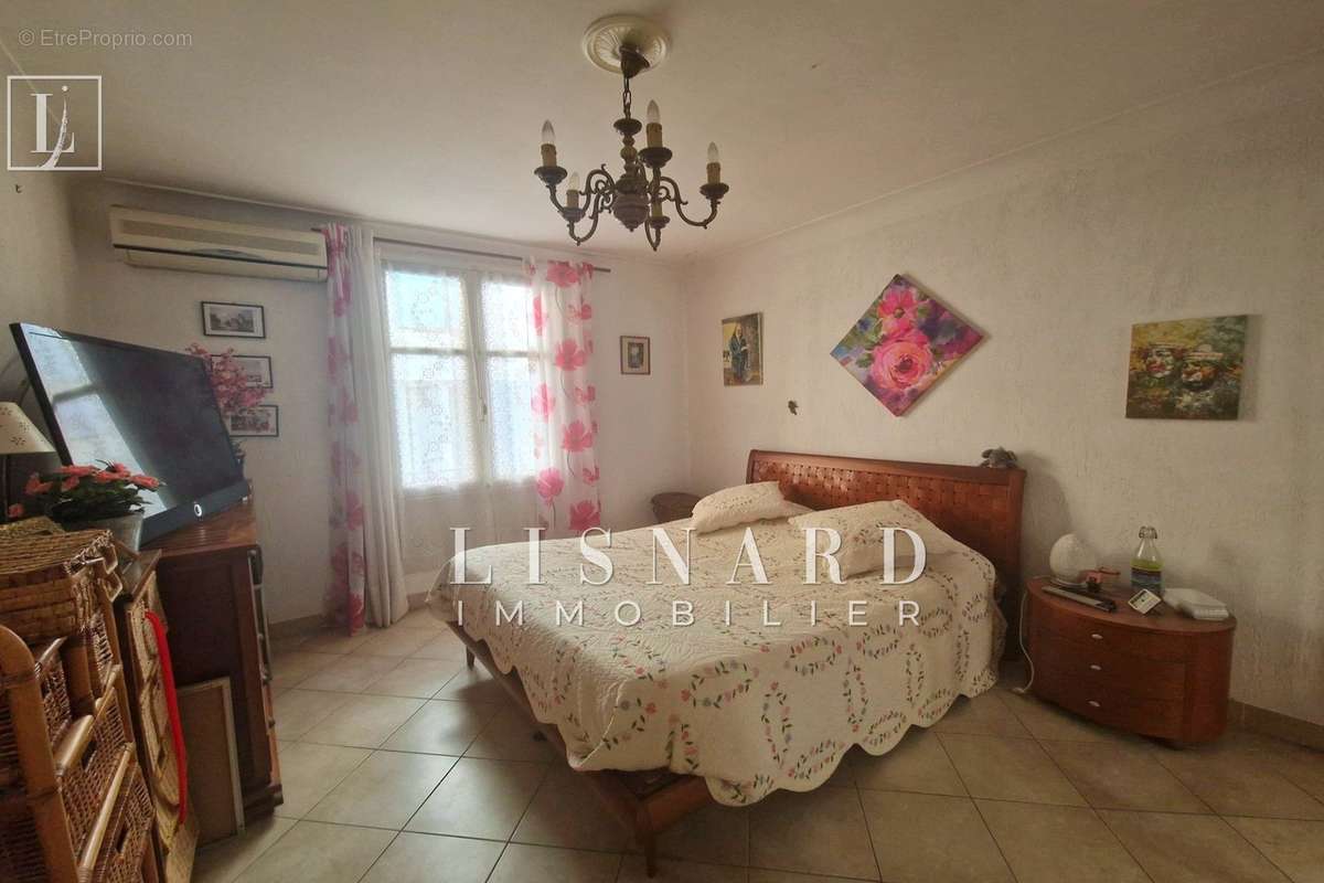 Appartement à VALLAURIS