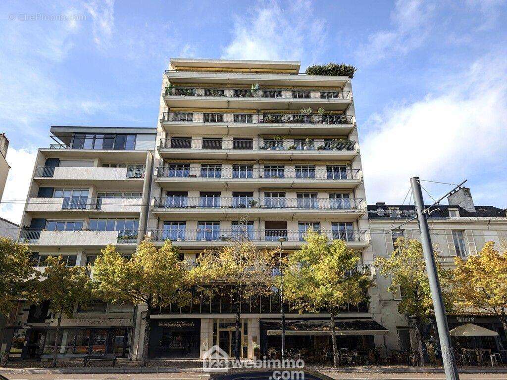 Dans l&#039;hyper centre d&#039;Angers, sur le Boulevard du Maréchal Foch, au pied du tramway. - Appartement à ANGERS