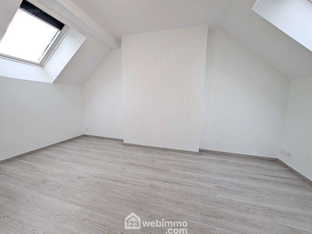 Une deuxième chambre de 9.3 m²... - Maison à SAINTE-GEMMES-SUR-LOIRE