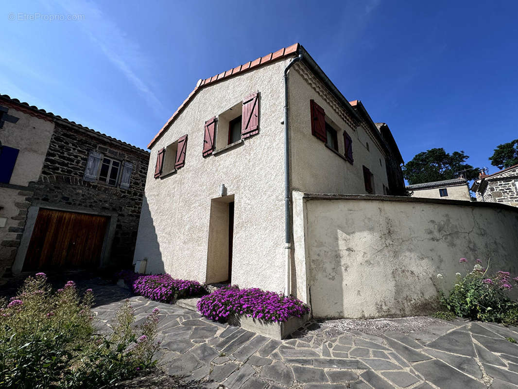 Maison à OLLOIX