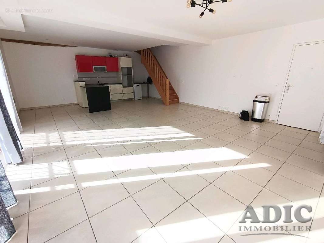 Appartement à LE PLESSIS-BELLEVILLE