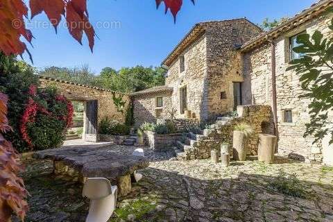 Maison à BONNIEUX