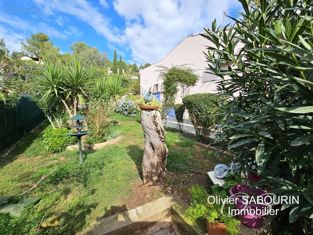 Maison à ROQUEBRUNE-SUR-ARGENS