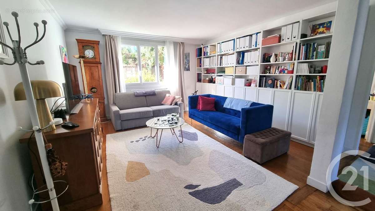 Appartement à SAINT-MAUR-DES-FOSSES