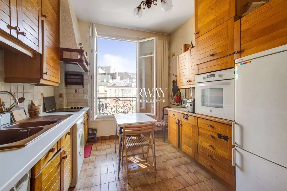 Appartement à PARIS-17E