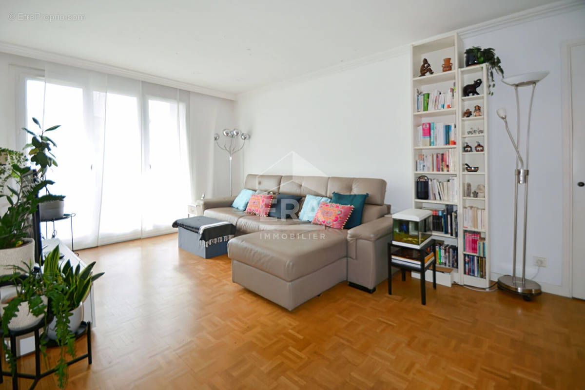 Appartement à ISSY-LES-MOULINEAUX