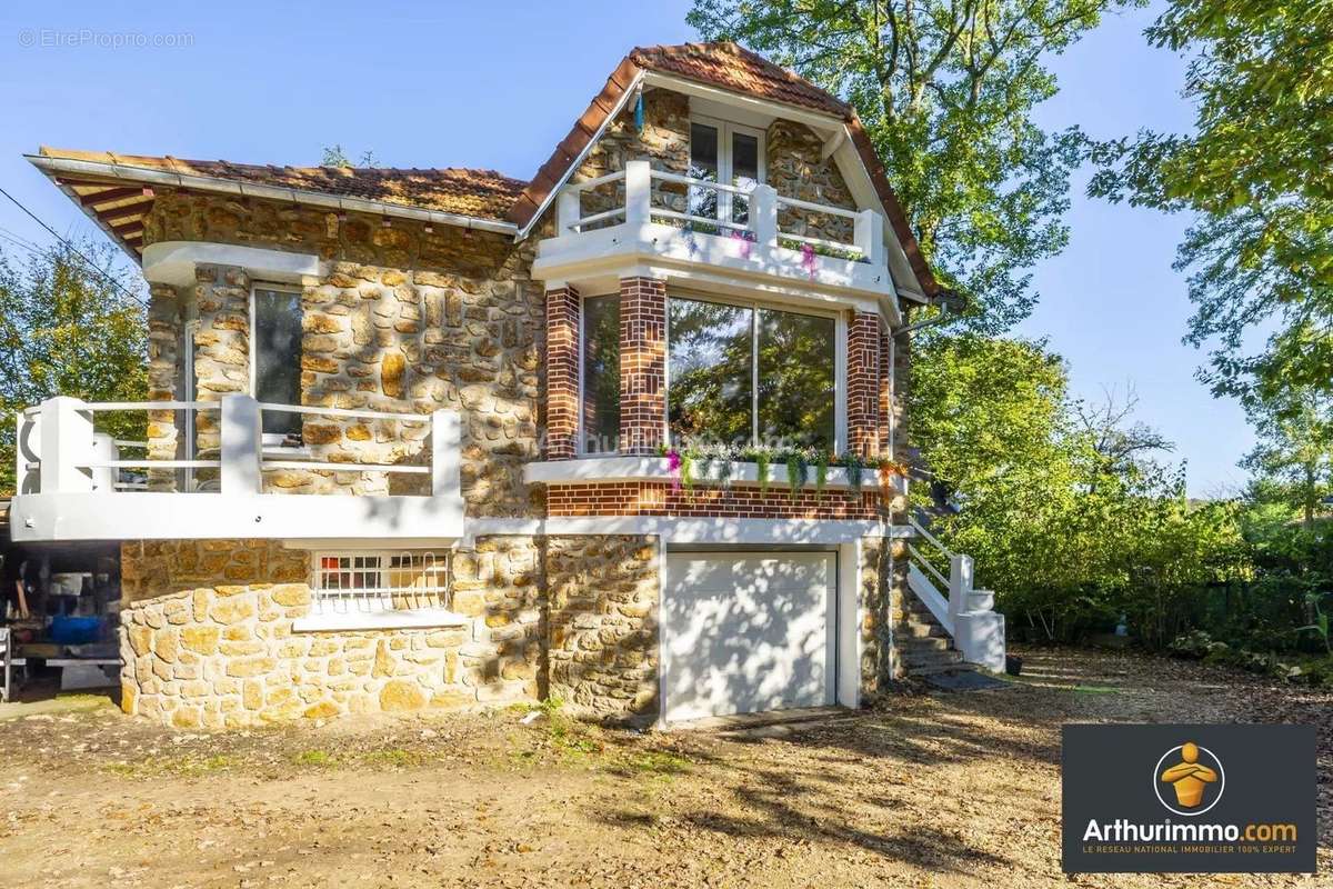 Maison à SAINT-FARGEAU-PONTHIERRY