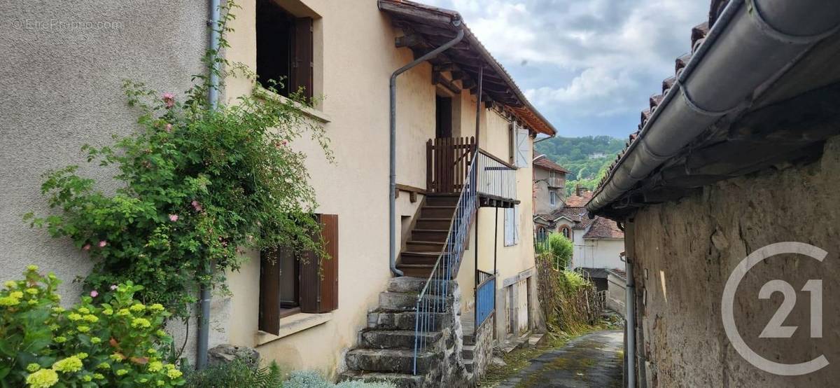 Maison à LAROQUEBROU