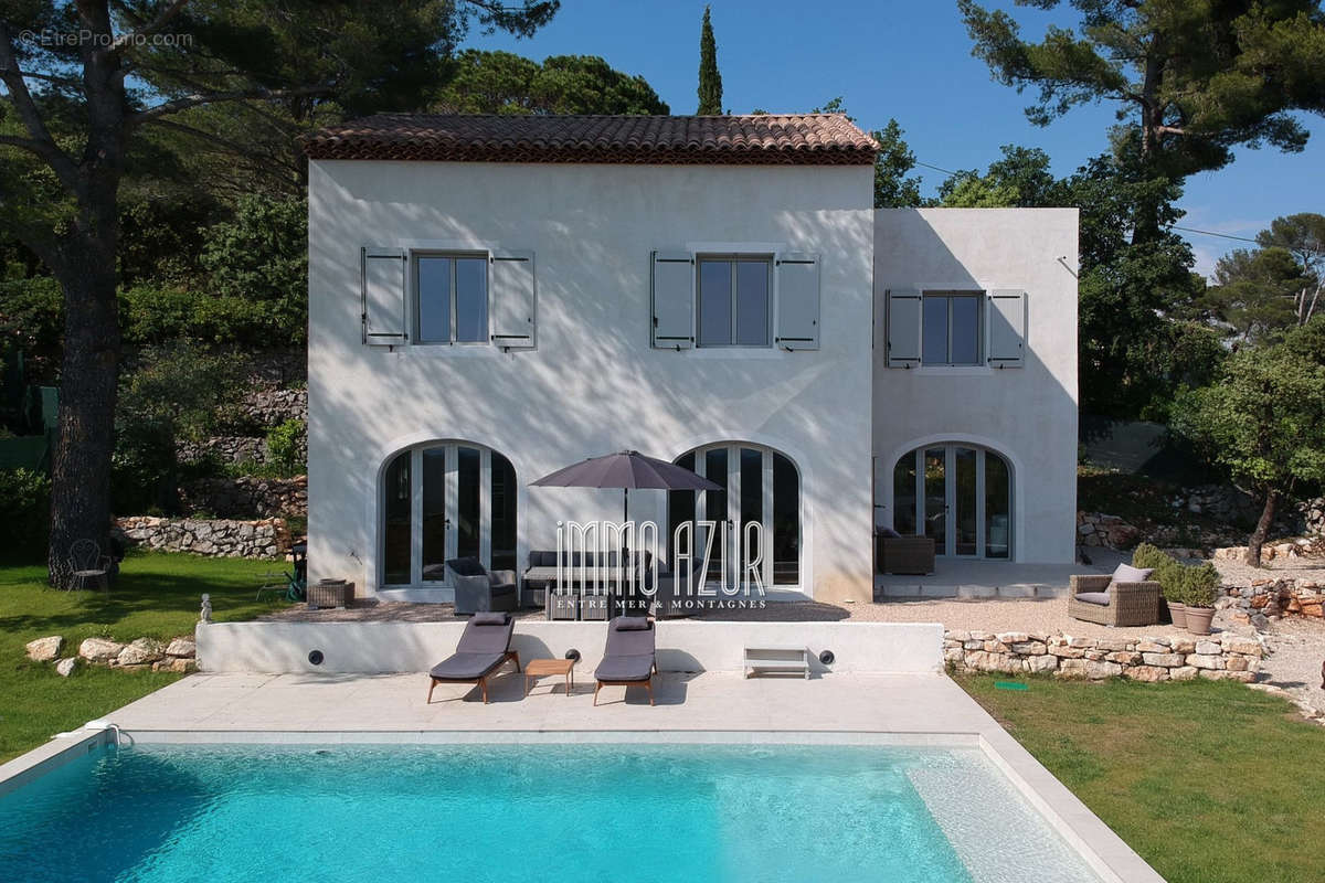 Maison à TOURRETTES-SUR-LOUP