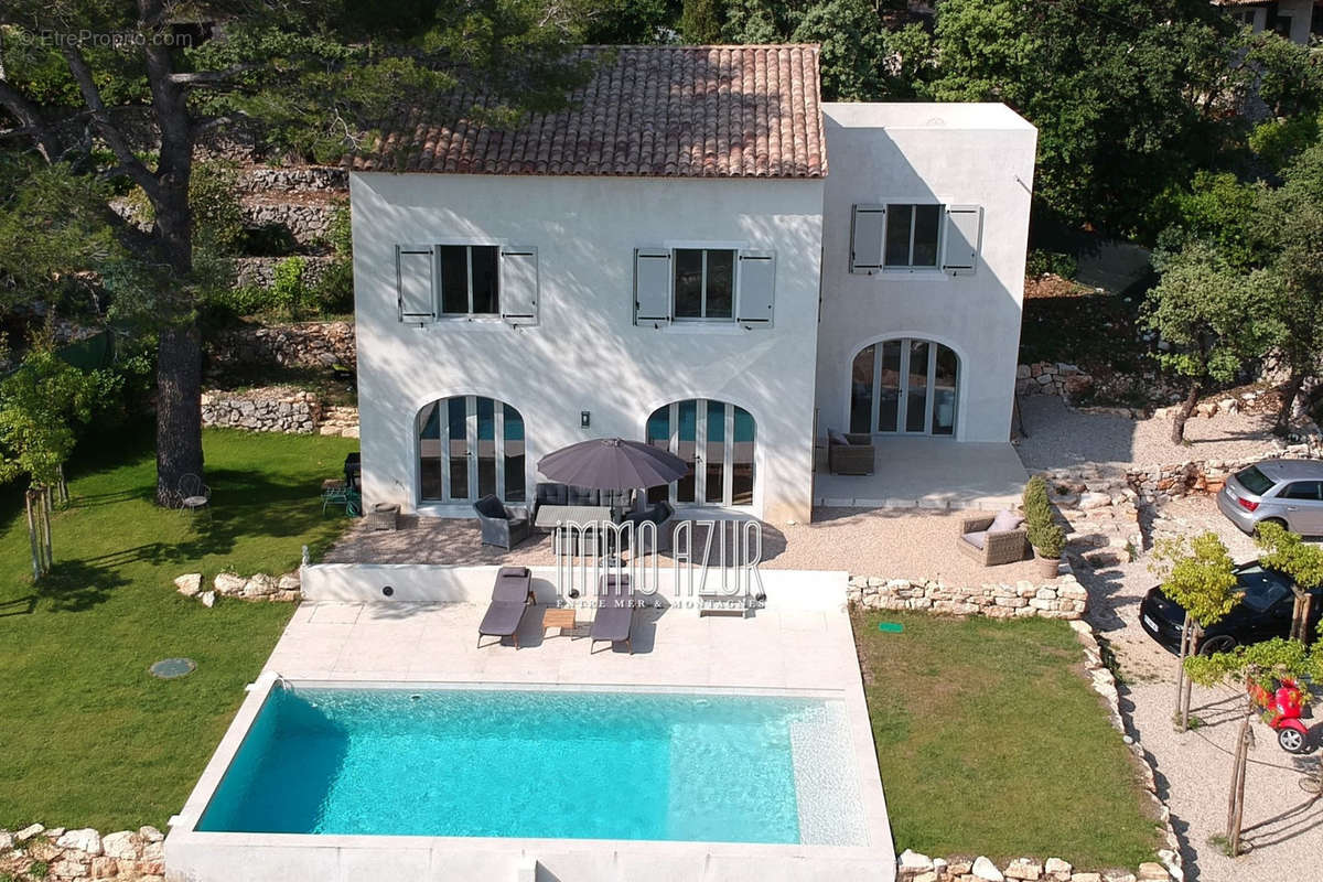 Maison à TOURRETTES-SUR-LOUP