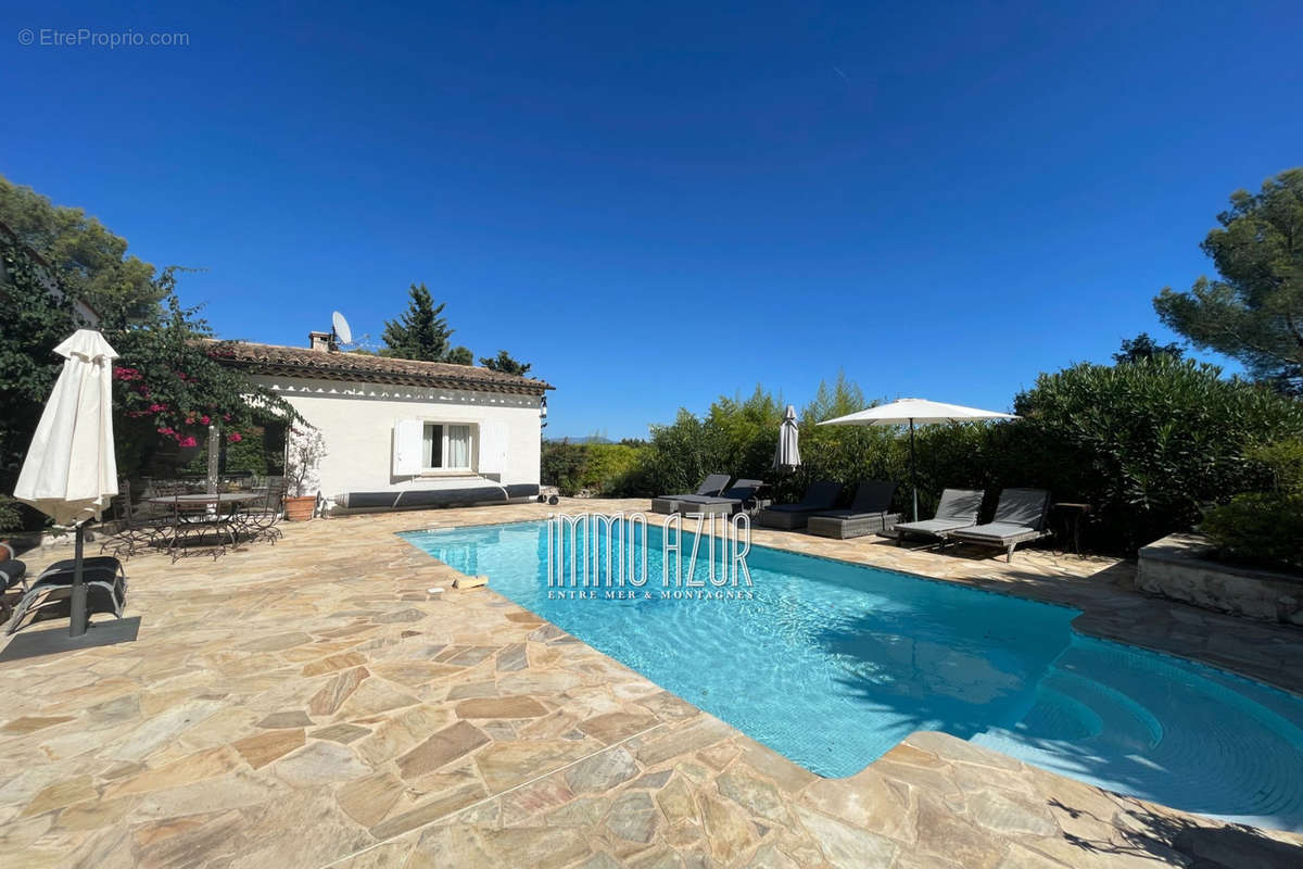 Maison à TOURRETTES-SUR-LOUP