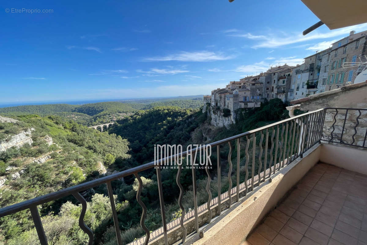 Appartement à TOURRETTES-SUR-LOUP