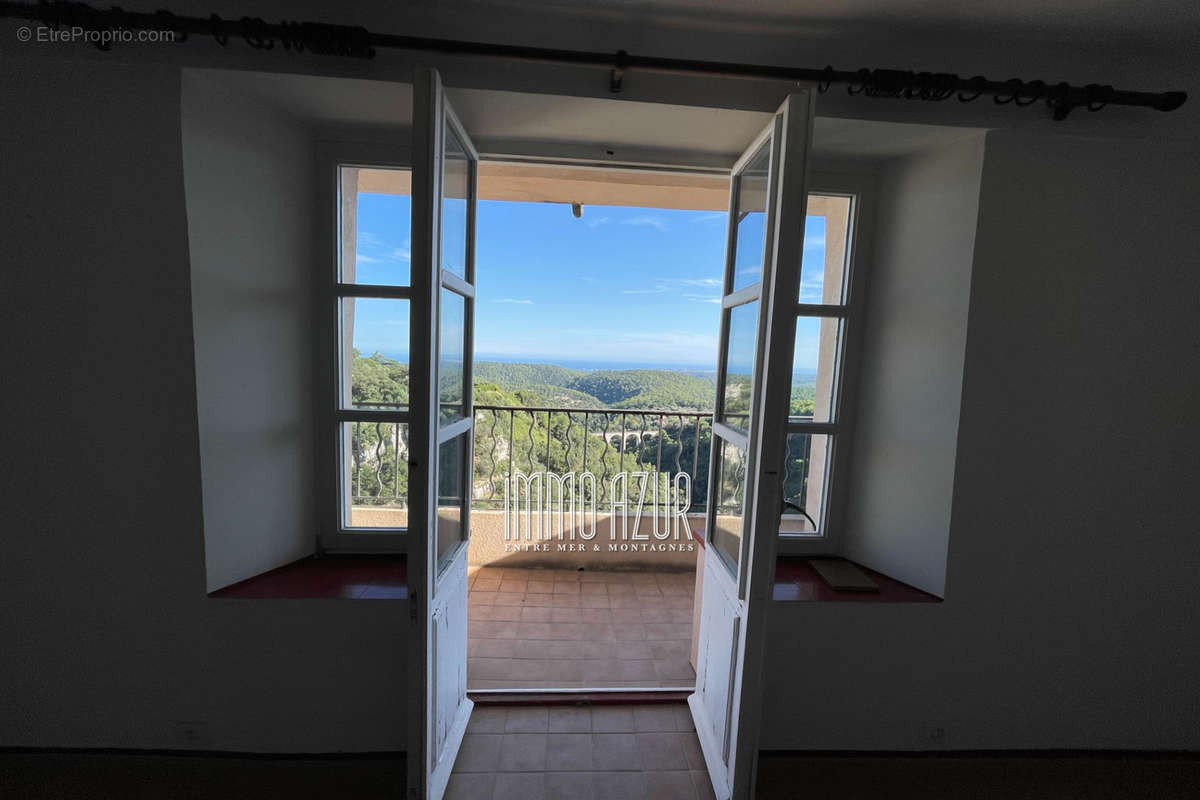 Appartement à TOURRETTES-SUR-LOUP