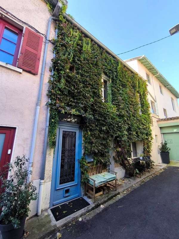 Maison à SAINTE-FOY-LES-LYON