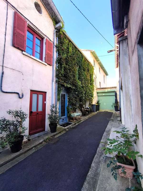 Maison à SAINTE-FOY-LES-LYON