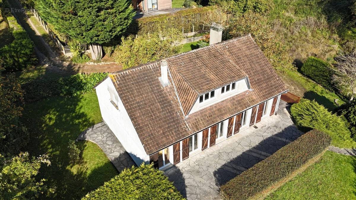 Maison à FEUCHEROLLES