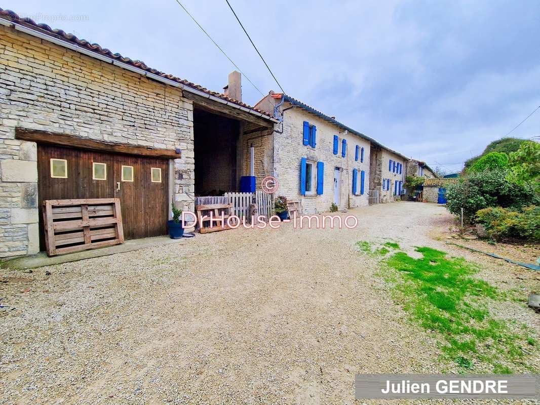 Maison à PAIZAY-LE-CHAPT