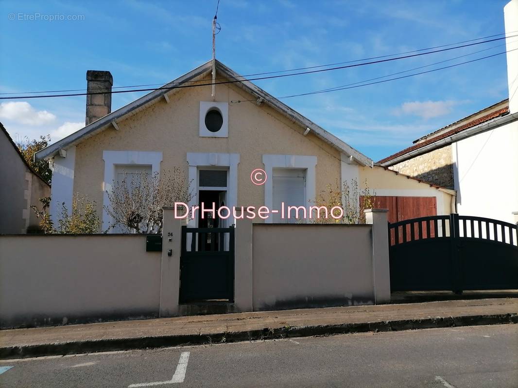 Maison à SAINT-YRIEIX-SUR-CHARENTE