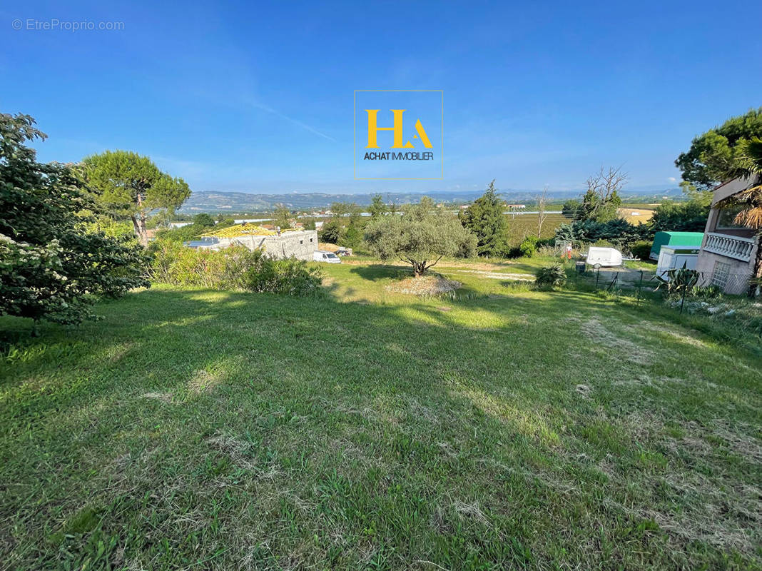 Terrain à CHATEAUNEUF-SUR-ISERE