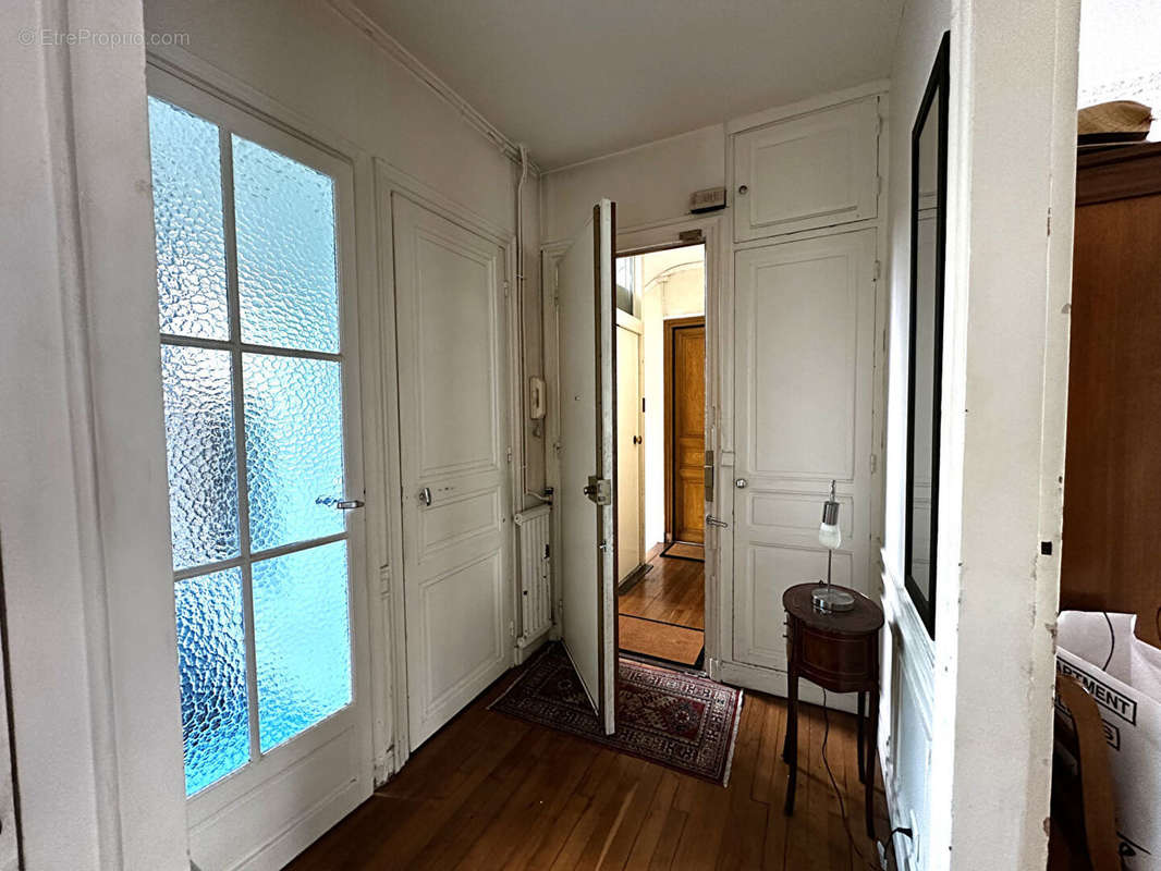 Appartement à PARIS-16E