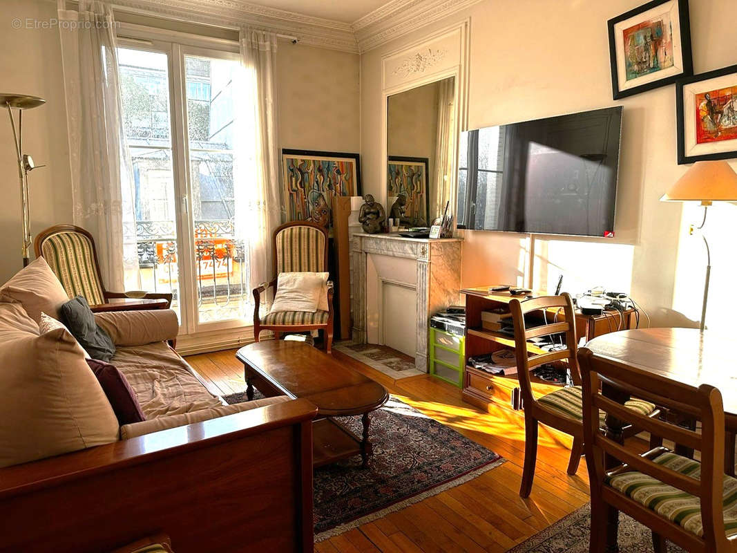 Appartement à PARIS-16E