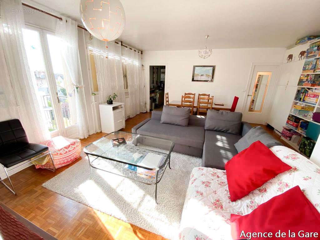 Appartement à HOUILLES