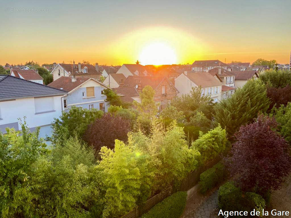 Appartement à HOUILLES