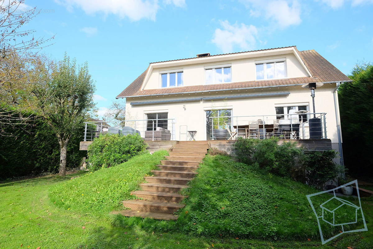 Maison à MAGNY-LES-HAMEAUX