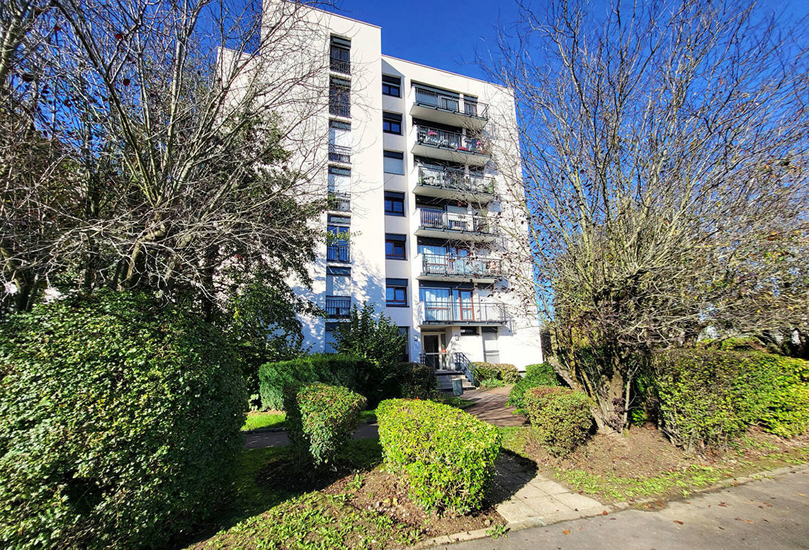 Appartement à LES CLAYES-SOUS-BOIS