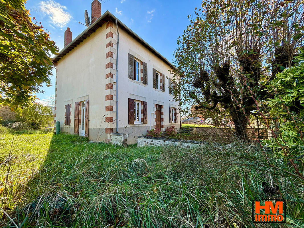 Maison à CONDAT-SUR-VIENNE