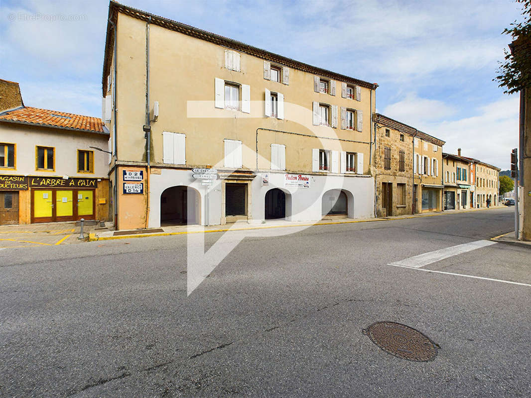 Appartement à VERNOUX-EN-VIVARAIS