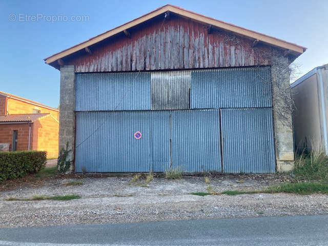 Parking à SAINT-GERMAIN-DU-PUCH