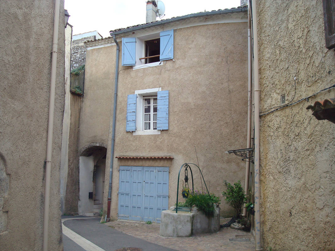 Maison à MONTMEYAN