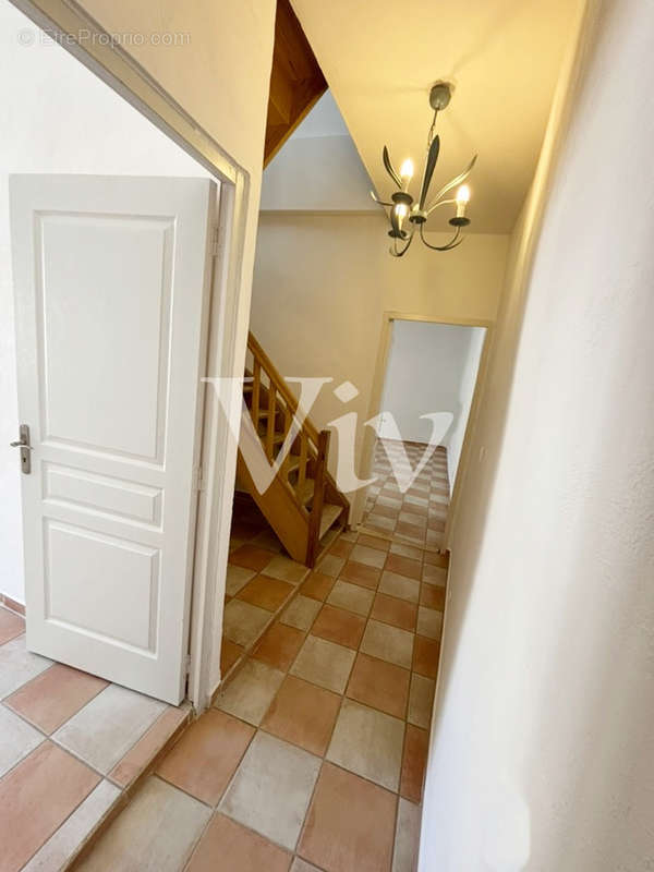 Appartement à VILLECROZE